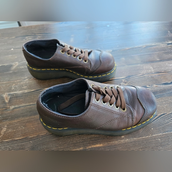 Dr Martens shoes-size 7 women - Picture 1 of 3
